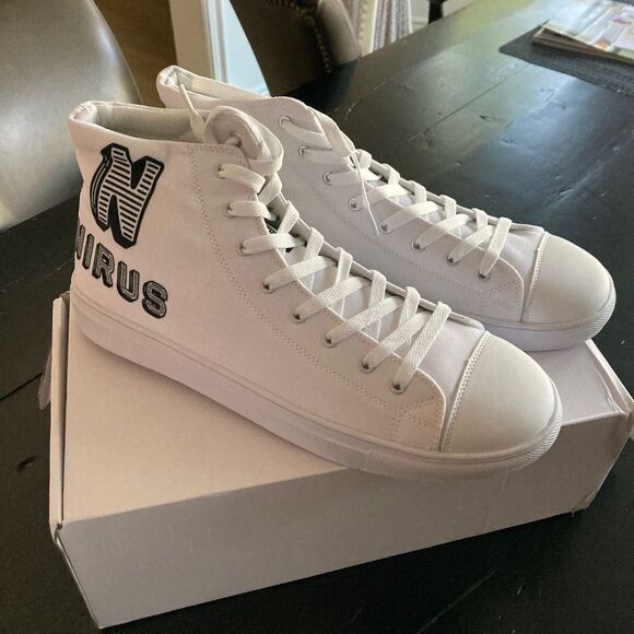 Athletic_Shoes
